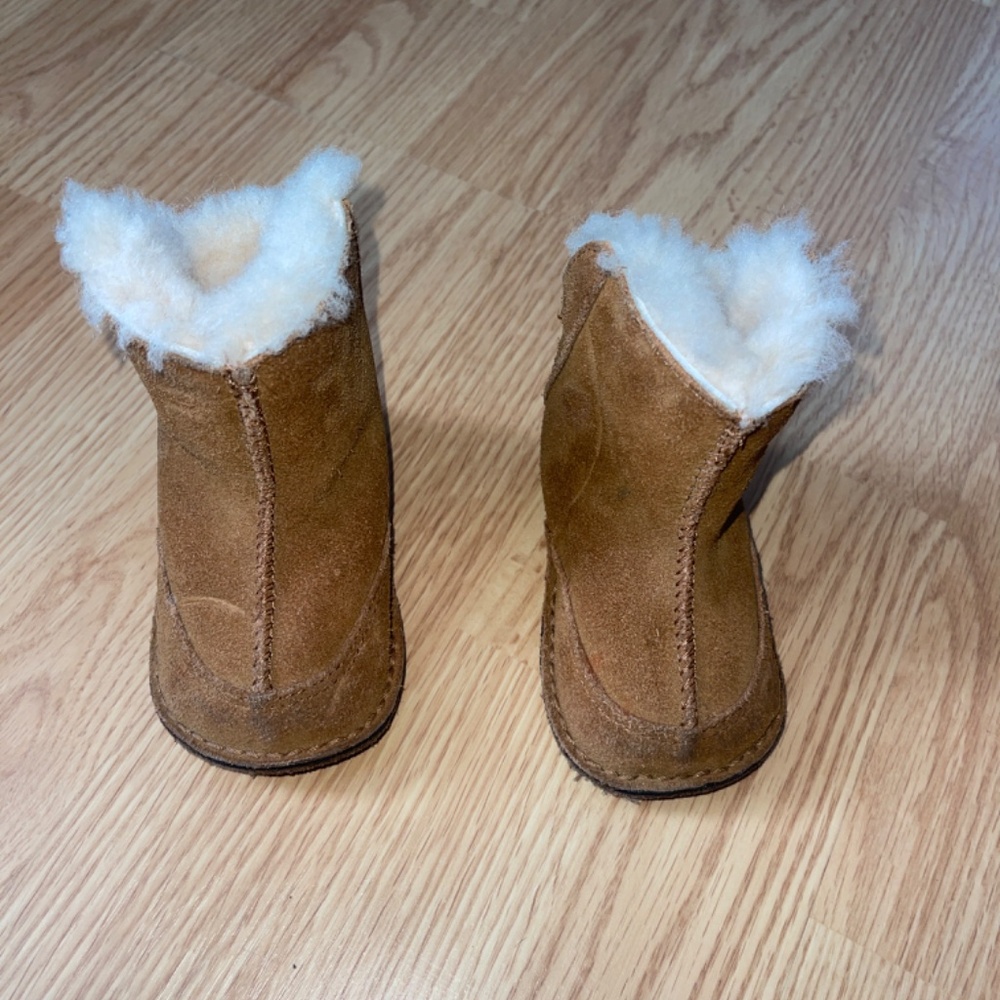 Toddler Ugg Faux Fur Lined Tan / Light Brown Boots Size Small - Picture 2 of 9